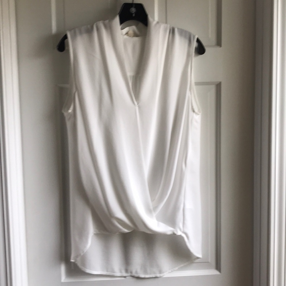 Pleione White Sleeveless Blouse
